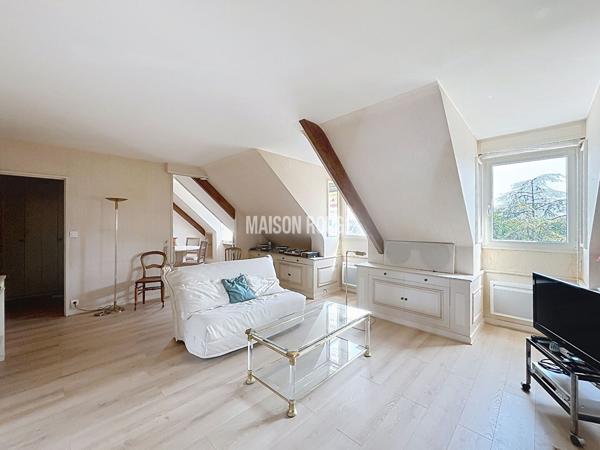 CENTRE HISTORIQUE - Appartement 4 pièces avec ascenseur, cave et garage fermé