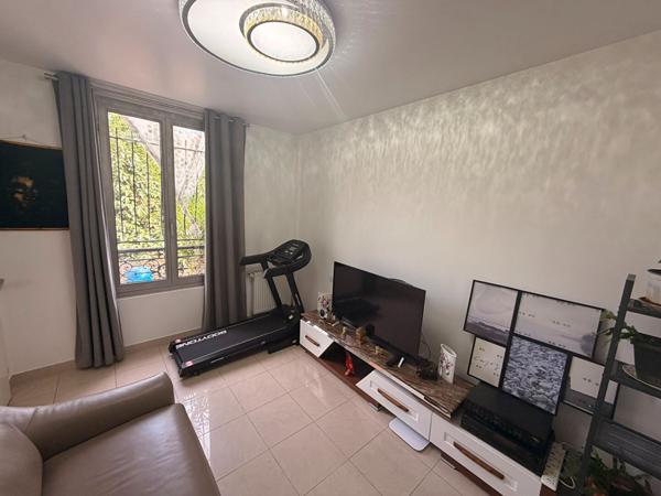 PABLO PICASSO / PALAIS DE JUSTICE. MAISON 66 m² + 610 m² DE TERRAIN + 2 GARAGES RARE SUR LE SECTEUR !