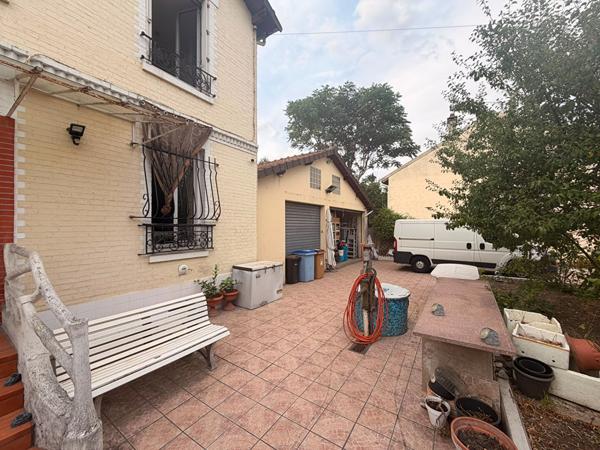 PABLO PICASSO / PALAIS DE JUSTICE. MAISON 66 m² + 610 m² DE TERRAIN + 2 GARAGES RARE SUR LE SECTEUR !