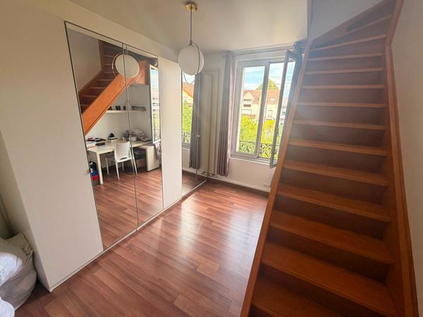 PABLO PICASSO / PALAIS DE JUSTICE. MAISON 66 m² + 610 m² DE TERRAIN + 2 GARAGES RARE SUR LE SECTEUR !