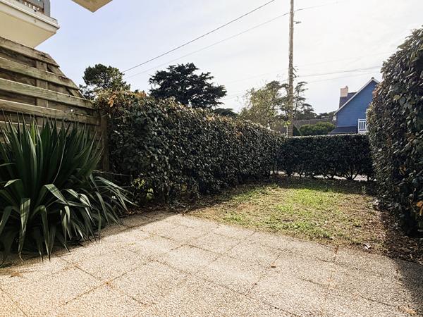 PORNICHET - BONNE SOURCE - À 50 MÈTRES DE LA MER - APPARTEMENT 38 M² AVEC JARDINET, PARKING ET CAVE
