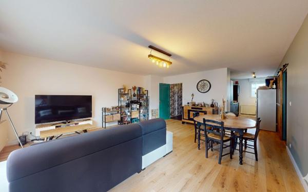 Appartement à vendre    3 pièces • 68,61 m2 Vaulx-en-Velin