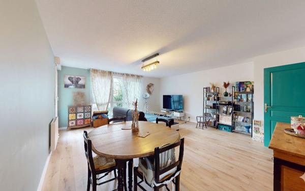 Appartement à vendre    3 pièces • 68,61 m2 Vaulx-en-Velin