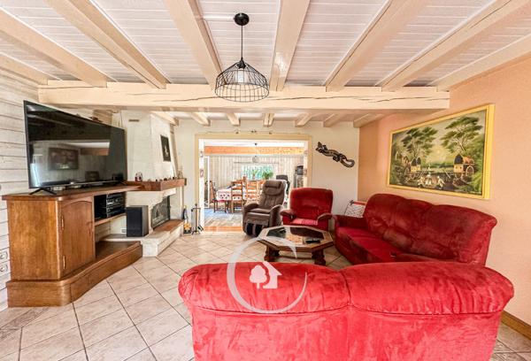 Baron (33750) CHARMANTE MAISON FAMILIALE R+1 - 4 CHAMBRES - JARDIN - SPA - ATELIER