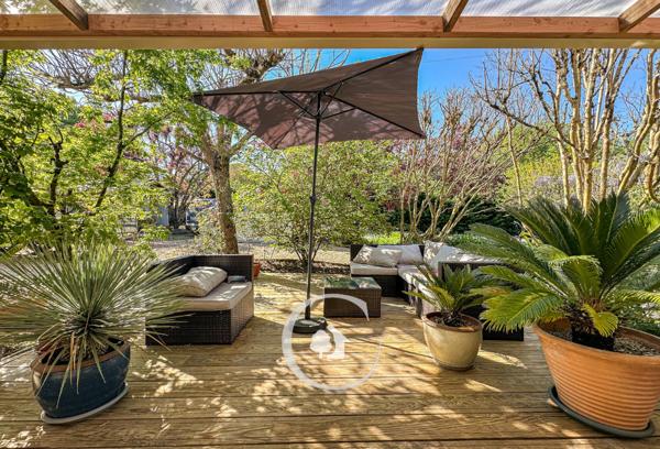 Baron (33750) CHARMANTE MAISON FAMILIALE R+1 - 4 CHAMBRES - JARDIN - SPA - ATELIER