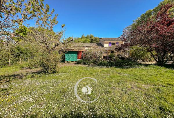 Baron (33750) CHARMANTE MAISON FAMILIALE R+1 - 4 CHAMBRES - JARDIN - SPA - ATELIER