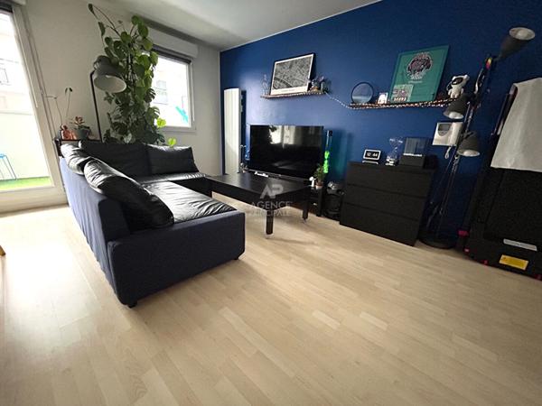 Appartement Carrieres Sous Poissy 2 pièce(s) 44 m2 €195 000 ** - Référence 9073