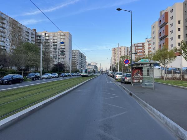 APPARTEMENT 52m² - GRAND SALON - BALCON - CAVE - POSSIBILITÉ PARKING - 1 MINUTES TRAMWAY - 5 MINUTES MÉTRO 