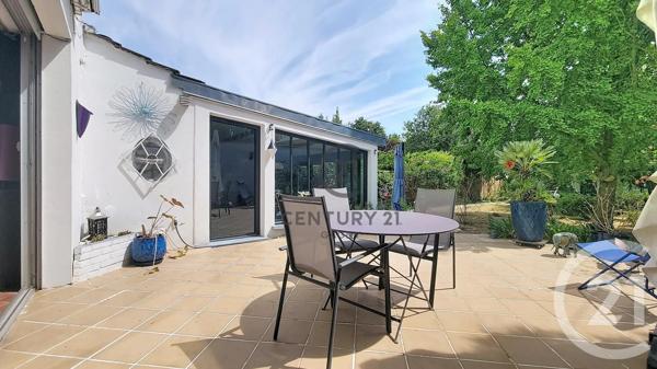 Maison à vendre  6 pièces - 160,70 m 2   MONTFERMEIL  - 93