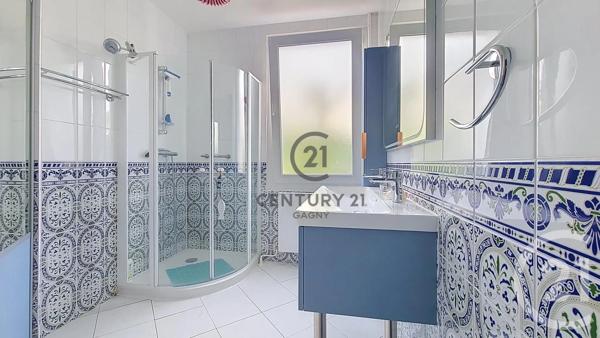 Maison à vendre  6 pièces - 160,70 m 2   MONTFERMEIL  - 93