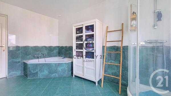 Maison à vendre  6 pièces - 160,70 m 2   MONTFERMEIL  - 93