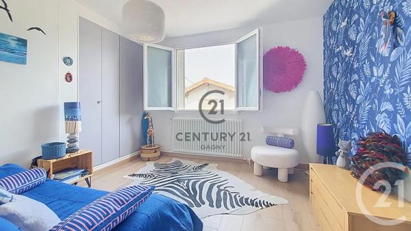 Maison à vendre  6 pièces - 160,70 m 2   MONTFERMEIL  - 93