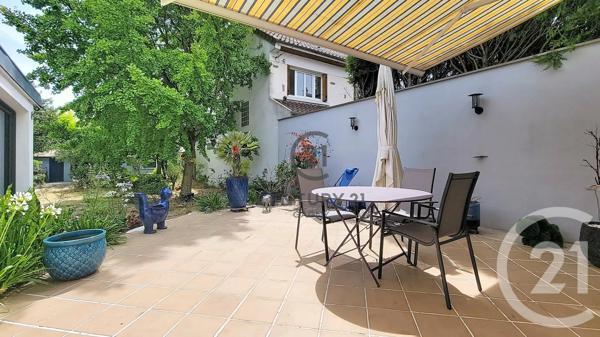 Maison à vendre  6 pièces - 160,70 m 2   MONTFERMEIL  - 93