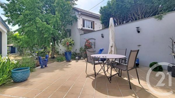 Maison à vendre  6 pièces - 160,70 m 2   MONTFERMEIL  - 93