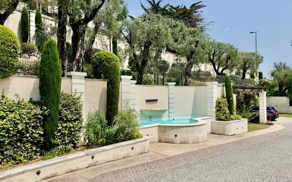 Appartement à vendre    4 pièces • 123,20 m2 Grasse