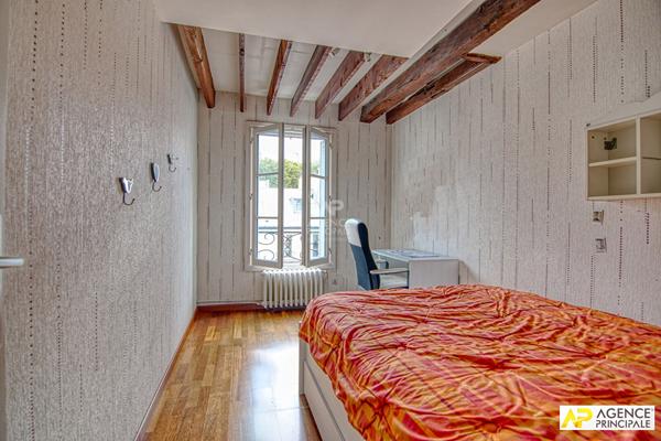 Versailles Notre-Dame Appartement 4 pièces 72.84 m² au sol situé au 4ème et dernier étage €440 000 ** - Référence 25451