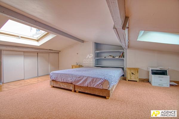 Versailles Notre-Dame Appartement 4 pièces 72.84 m² au sol situé au 4ème et dernier étage €440 000 ** - Référence 25451