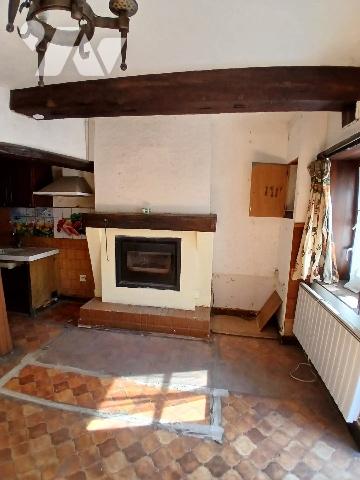 Petite maison en centre bourg à restaurer