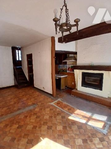 Petite maison en centre bourg à restaurer