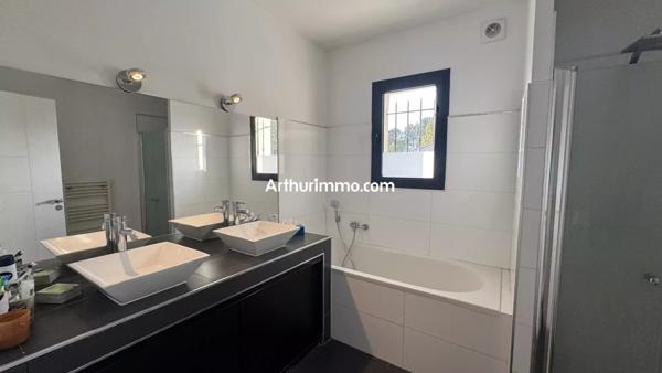 Vente Maison 5 pièces 133 m2 à Flayosc