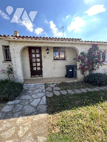 BEZOUCE, maison de plain-pied de 89m² située sur un terrain clos et arboré de 1122 m².