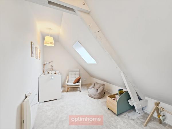 MAISON 145 m² 3 CH BUREAU DRESSING COUR EXPO SUD