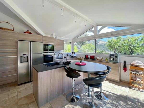 Maison à vendre    5 pièces •  Toulon