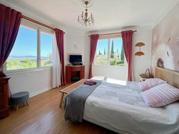 Maison à vendre    5 pièces •  Toulon