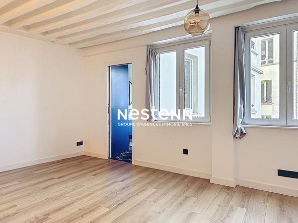 EXCLUSIVITE Nestenn- Paris 1er, rue de l'arbre sec - 2 chambres entièrement rénové.