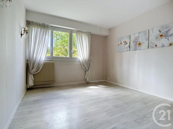 Appartement F5 à vendre  5 pièces - 100,38 m 2   GRADIGNAN  - 33