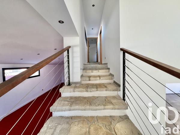 Maison à vendre 7 pièces 207 m² Aubagne