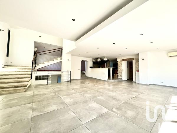 Maison à vendre 7 pièces 207 m² Aubagne