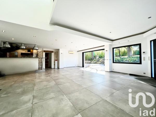 Maison à vendre 7 pièces 207 m² Aubagne