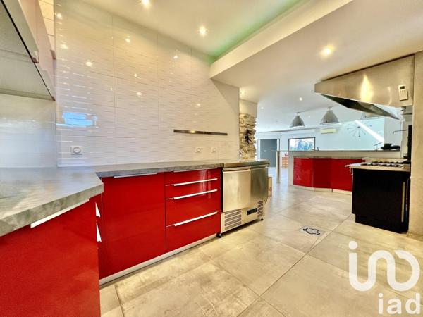 Maison à vendre 7 pièces 207 m² Aubagne