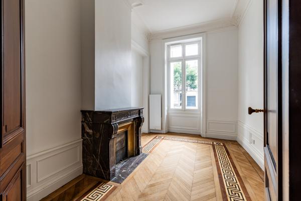 Appartement 5 pièce(s) 4 chambre(s) 198.23 m²