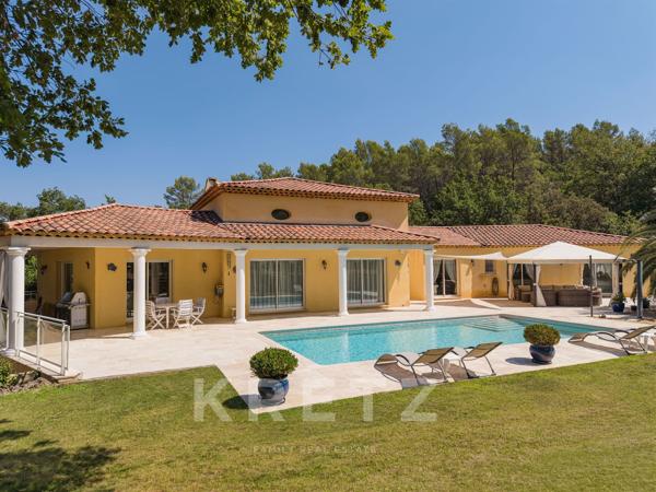 Élégante villa provençale de plain-pied au cœur d’un domaine paysager de 10 000 m²
