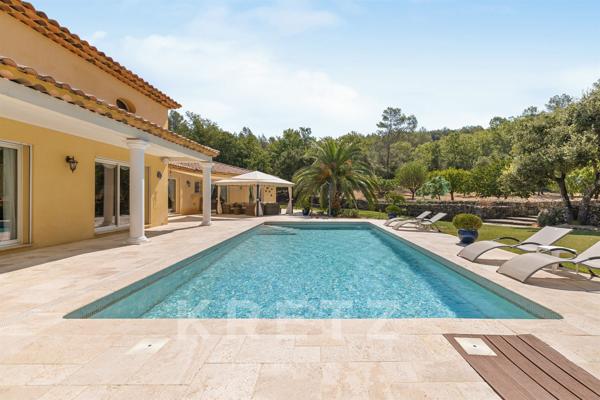 Élégante villa provençale de plain-pied au cœur d’un domaine paysager de 10 000 m²