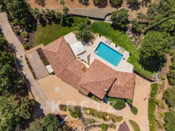 Élégante villa provençale de plain-pied au cœur d’un domaine paysager de 10 000 m²