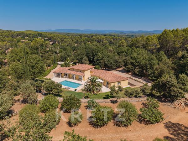 Élégante villa provençale de plain-pied au cœur d’un domaine paysager de 10 000 m²