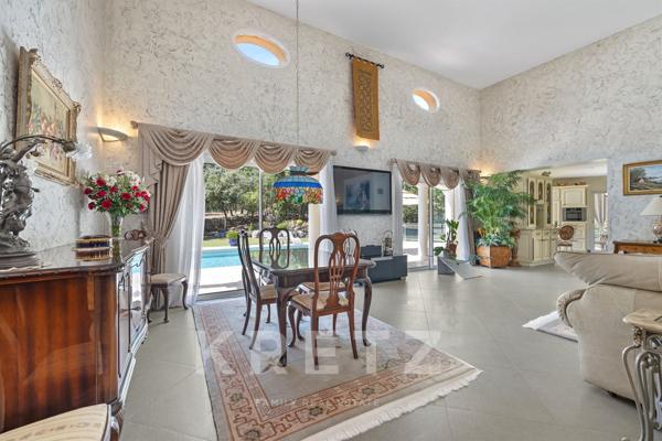 Élégante villa provençale de plain-pied au cœur d’un domaine paysager de 10 000 m²