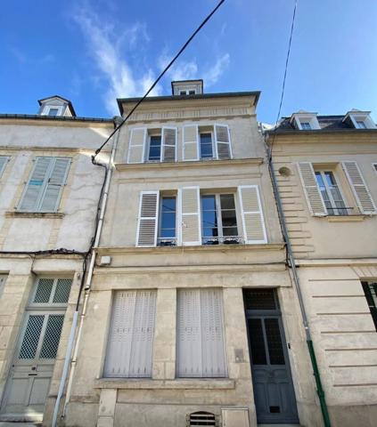 Vente Immeuble 8 pièces 196 m2 à Laon