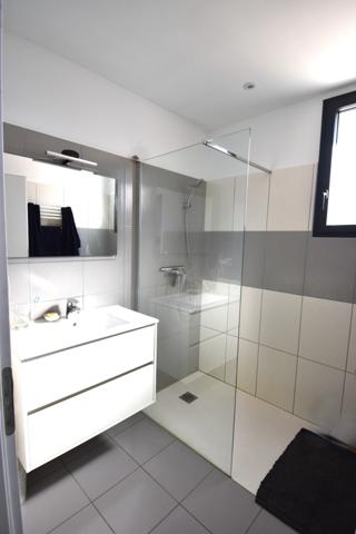 UCHAUX Nord vaucluse, magnifique maison contemporaine de 211 m2 habitables avec piscine garage terrasse sur 2010 m clos