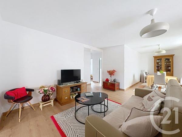 Maison à vendre  5 pièces - 199,79 m 2   ST JULIEN LES VILLAS  - 10