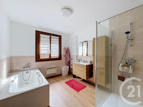Maison à vendre  5 pièces - 199,79 m 2   ST JULIEN LES VILLAS  - 10