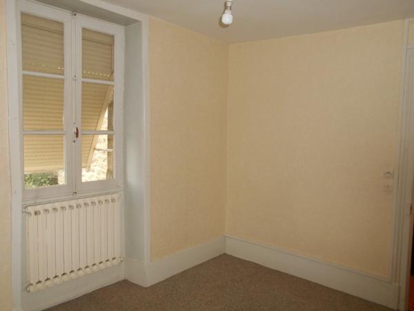 Maison centre-ville, 2 chambres, jardin.