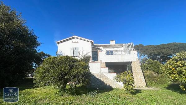 Maison à louer 6 pièces 201m² Antibes (06600)