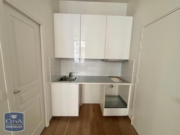 Appartement à louer 1 pièce 19.3m² Toulon (83000)