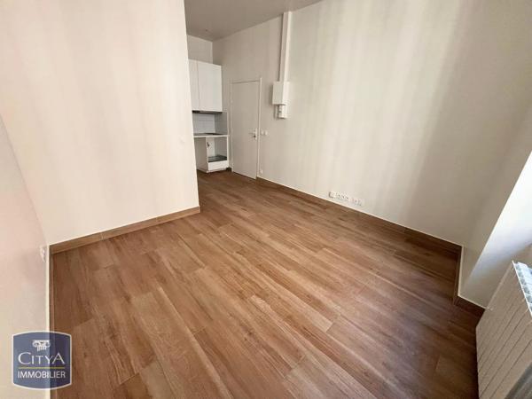 Appartement à louer 1 pièce 19.3m² Toulon (83000)