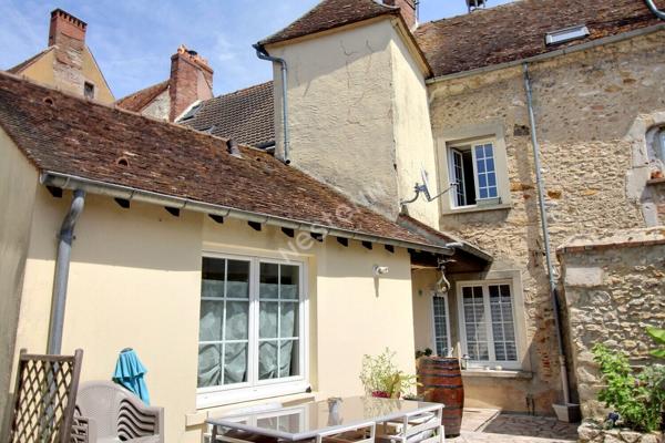 EPERNON CENTRE VILLE  APPARTEMENT 4 CHAMBRES