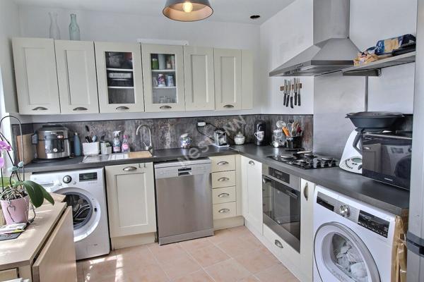 EPERNON CENTRE VILLE  APPARTEMENT 4 CHAMBRES